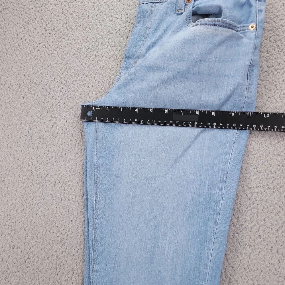 LEVIS Jeans Size 30 Boyfriend Mid Rise Light Wash Stretch Denim 31x26